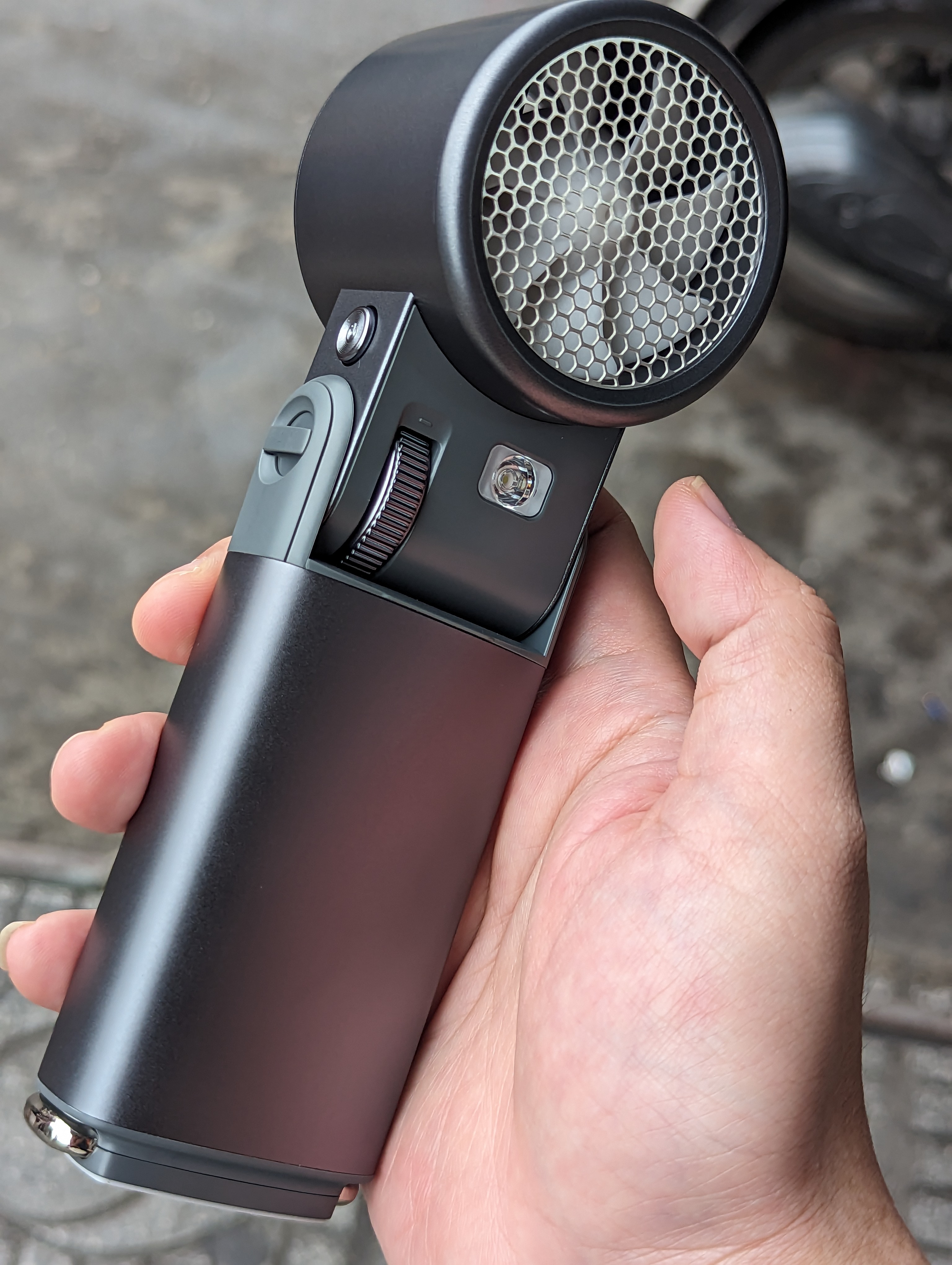 Quạt JF181 nhỏ gọn cầm tay